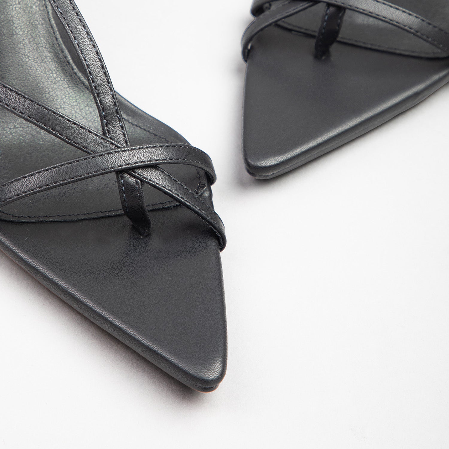 RAID Layne Heeled Sandals in Black - Image 2